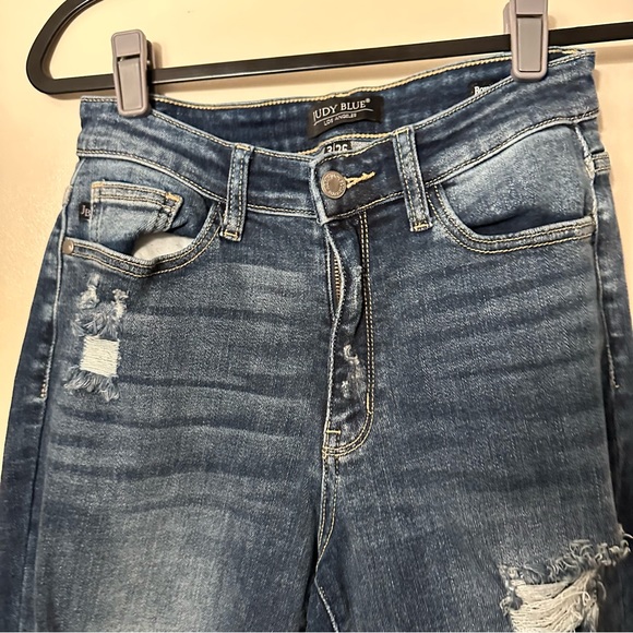 Judy Blue Very Distressed Mid Rise? Cotton Boyfriend Fit Dark Wash Jeans 26 - Picture 6 of 16